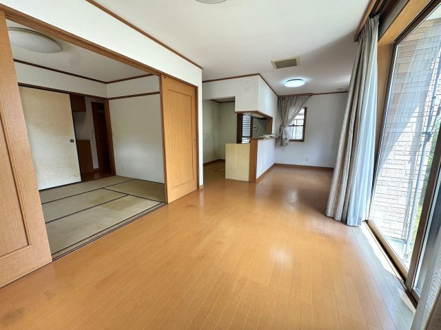 石渡中古住宅の居間・リビング