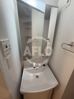 リアライズ今里南の独立洗面台|リアライズ今里南　独立洗面台