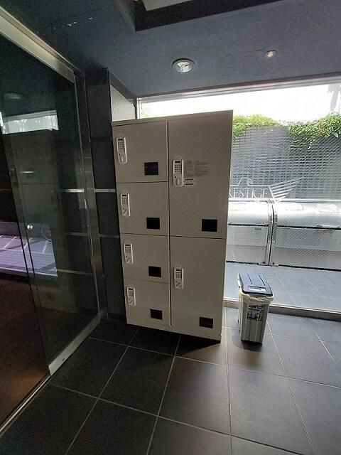 プレステージ駒場のエントランス|■宅配ＢＯＸ