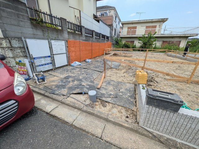 八王子市　丸山町　新築一戸建ての駐車場|～2台駐車可能カースペース～