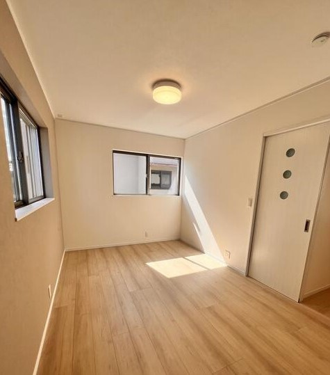 三潴戸建Ⅱの寝室|風通しも良い寝室です☆