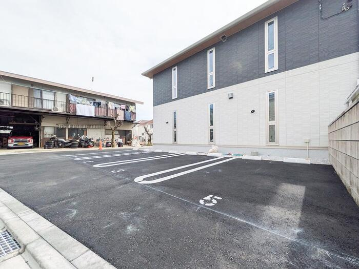 府中市押立町５丁目のアパートの駐車場