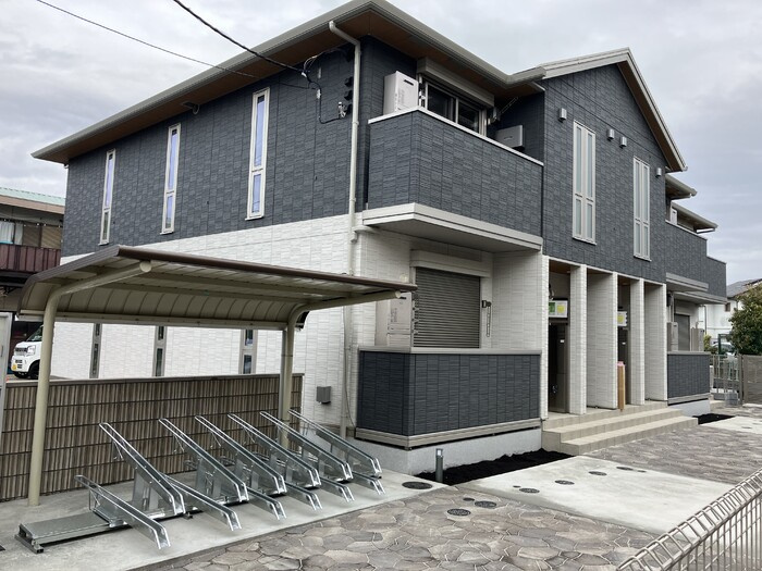 府中市押立町５丁目のアパートの外観