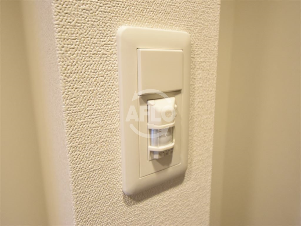 プレサンス上町台夕陽丘の設備|プレサンス上町台夕陽丘　人感センサー