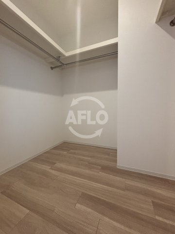 ミラージュパレス天王寺堀越町の収納|ミラージュパレス天王寺堀越町　ウォークインクローゼット