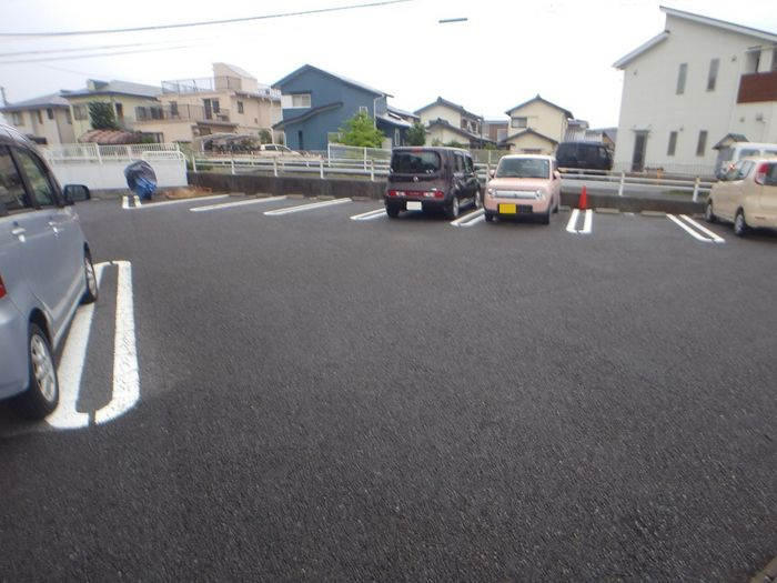 エスポワールメゾンの駐車場