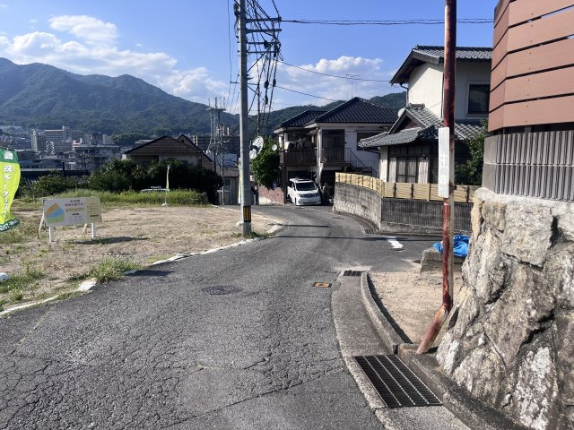Ｓｕｎｓスタイル相田4丁目Ａ号棟の前面道路含む現地写真