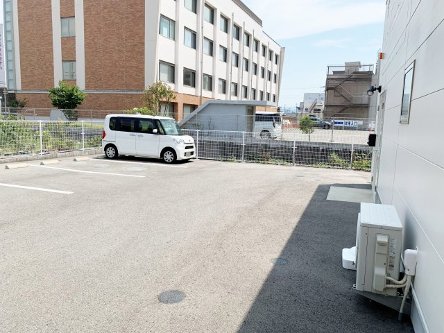 【駐車場】
