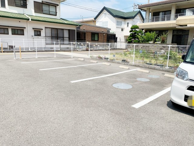 【駐車場】