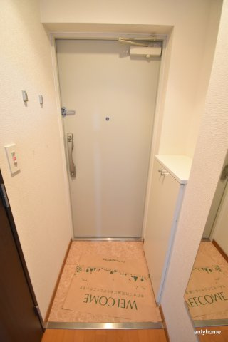 ビオトープ塚本の玄関