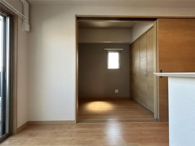 Modern palazzo博多駅南5丁目の居間・リビング
