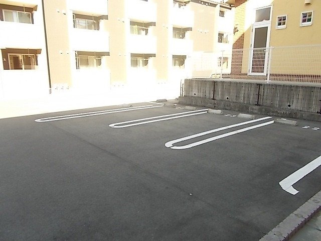 【駐車場】