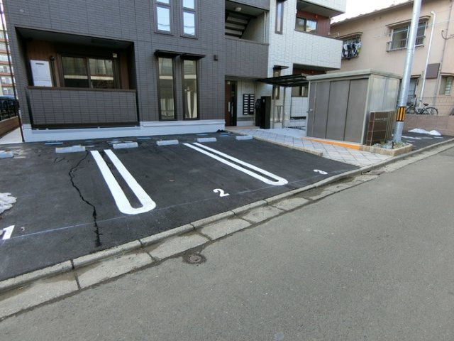 【駐車場】メゾン・ド・グローリー 