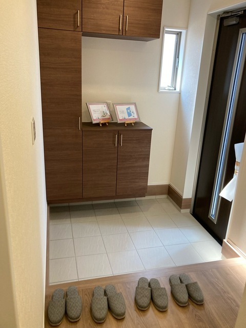 半田市北二ツ坂町2丁目の玄関