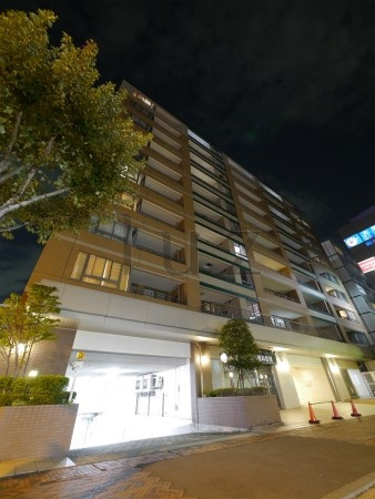 ライオンズステーションプラザセンター南の外観