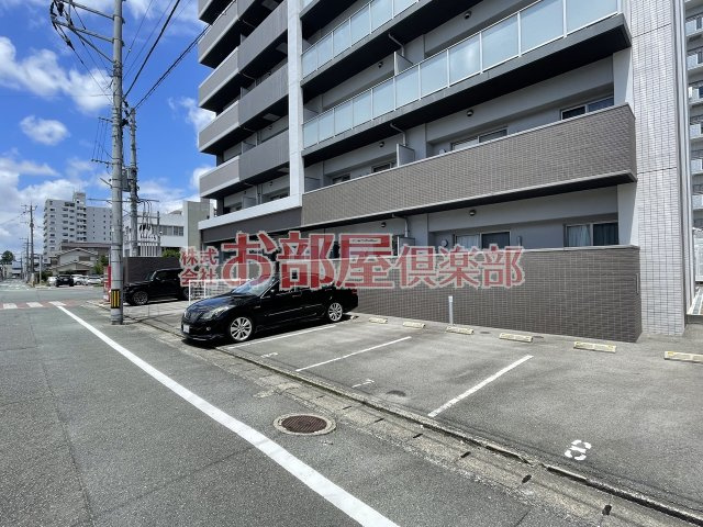 カサグランデ本町の駐車場|カースペースがあります