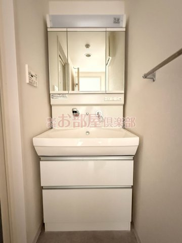 カサグランデ本町の洗面所|脱衣スペースもあります