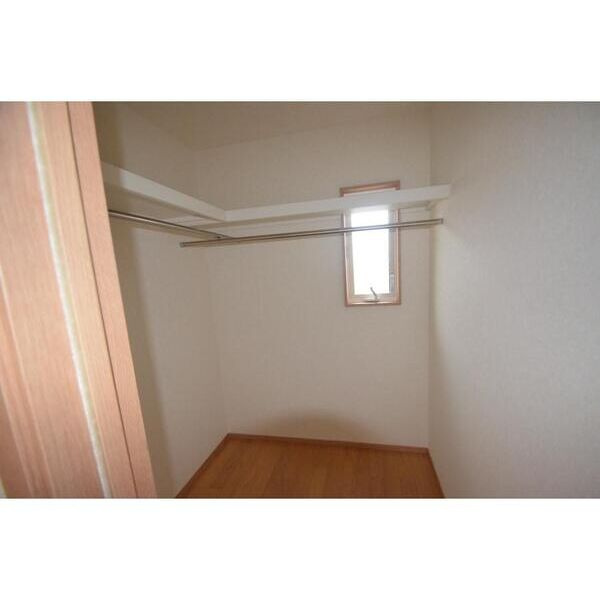 城屋敷戸建賃貸　Aの収納