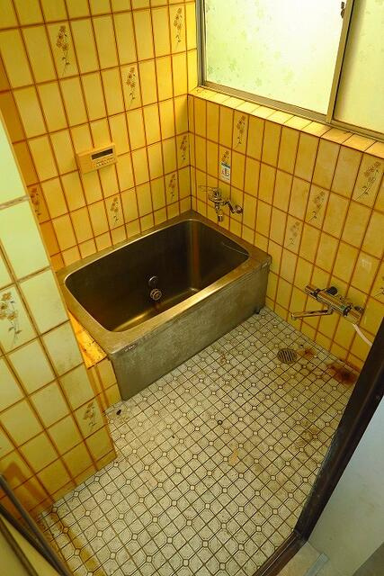 逆井４丁目戸建の浴室
