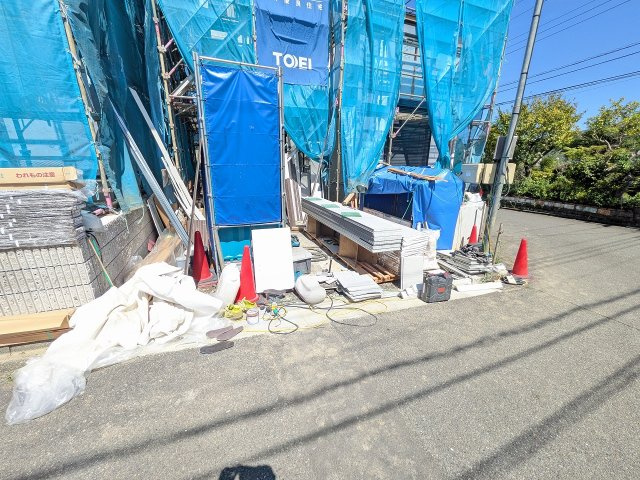 八王子市　丸山町　新築一戸建ての駐車場|～並列2台駐車可能カースペース～