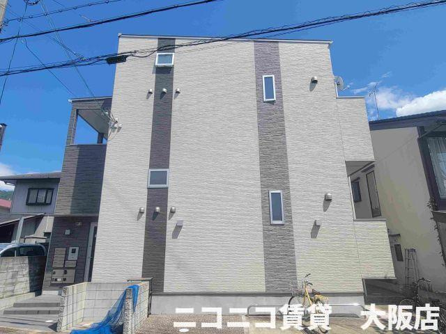 京都市山科区大塚野溝町のアパートの外観