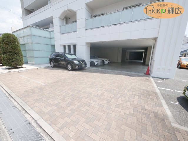 グラジオ元町プレミアム　3階の駐車場