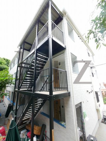 アルファパークヒルズのエントランス