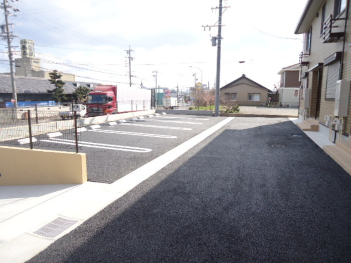 ハイモール Ⅱ棟の駐車場|駐車場
