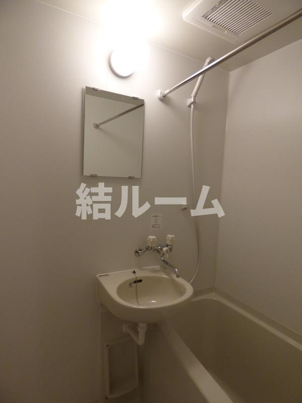 板橋区赤塚新町１丁目のアパートの洗面所