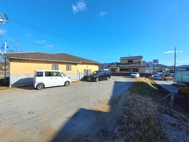 幸田町大草　貸店舗・事務所の駐車場