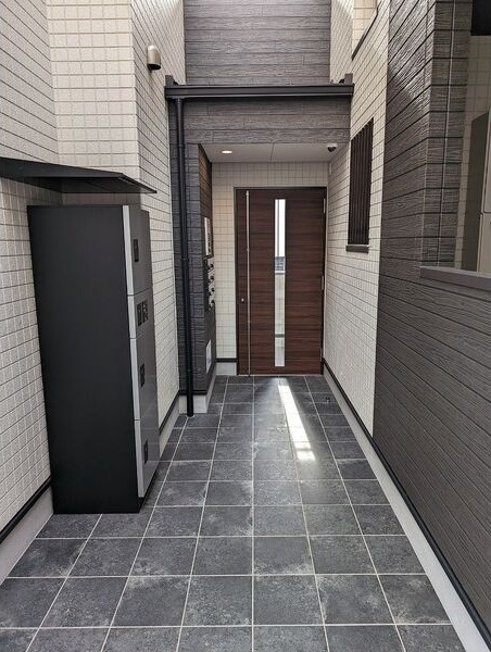 REGALEST山科椥辻のエントランス