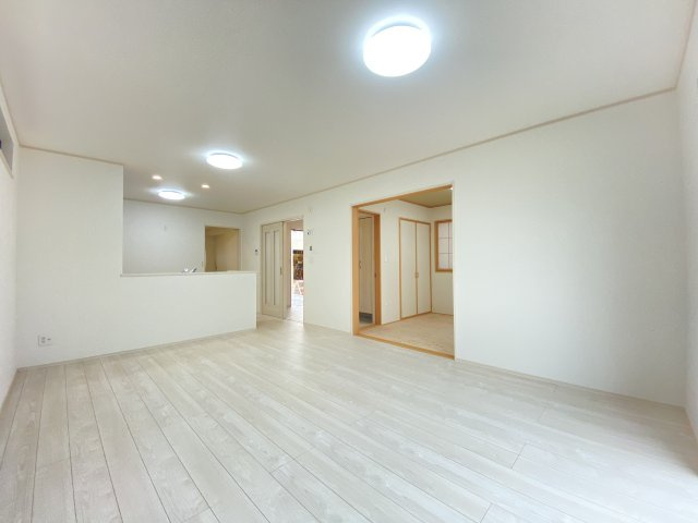 浦添市沢岻（全5棟）C号棟の居間・リビング|※同仕様写真です