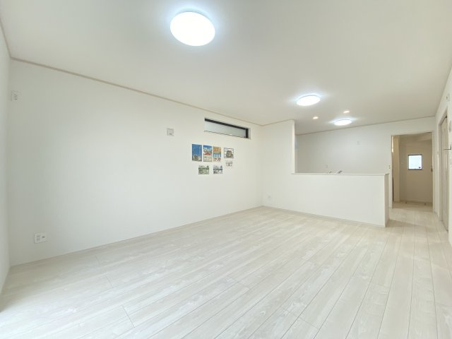 浦添市沢岻（全5棟）C号棟の居間・リビング|※同仕様写真です