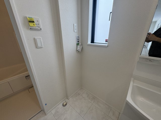 浦添市沢岻（全5棟）C号棟のランドリースペース|C号棟　洗濯機置き場♪