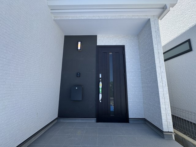 浦添市沢岻（全5棟）C号棟の玄関|C号棟　スマートキー付き♪