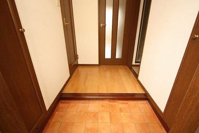 フライ・ハイト通古賀の玄関|明るい玄関です