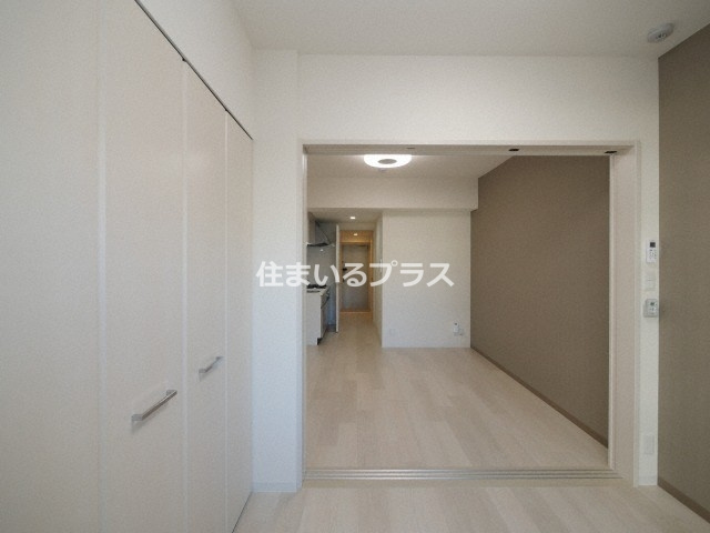 アルブル都島の洋室
