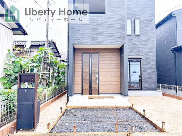 石岡市旭台1期　新築戸建　1号棟のエントランス