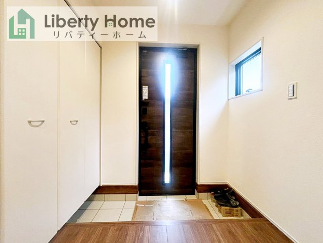 石岡市旭台1期　新築戸建　1号棟の玄関