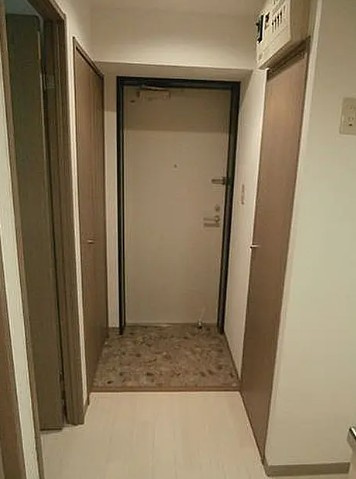 DeLCCS南池袋の玄関