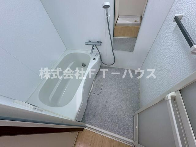 レジデンス富美浜の浴室