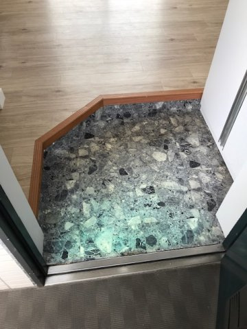 メゾンドカムリの玄関