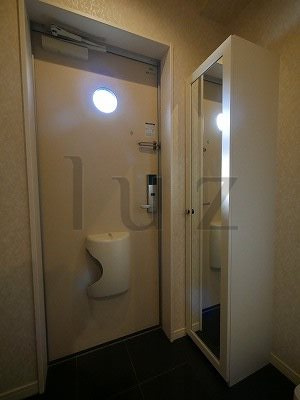 レガーロ和田町の玄関