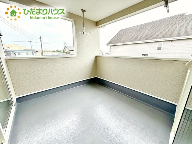 【バルコニー】 | 笠間市鯉淵第9　新築戸建　2号棟 | バルコニーに面しているので干したフワフワのお洗濯物はそのままお部屋にすっきり収納♪