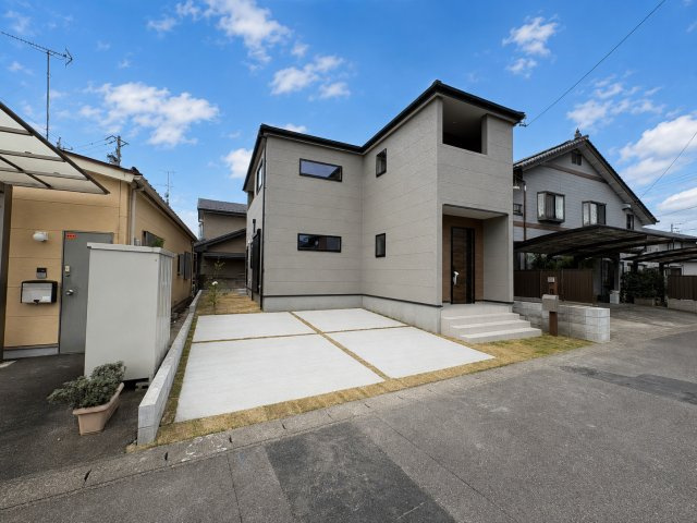 リーブルガーデン　各務原市鵜沼南町　全1区画分譲の外観|ビルトイン型の三口コンロはコンロ周りの凹凸や隙間が少なくお手入れがしやすくなっています。