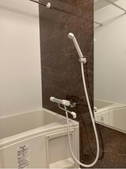 練馬区豊玉中３丁目の賃貸マンションの浴室|きれいなお風呂です