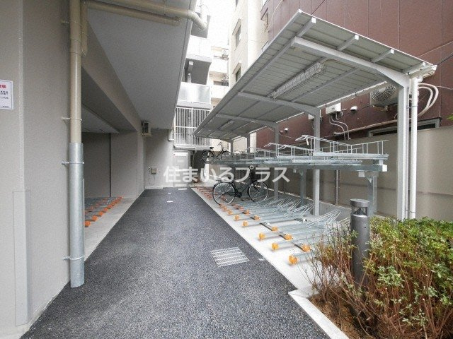 エスリード大阪京橋フロレゾンの駐車場