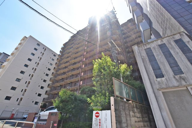レック北梅田の外観|ご不明な税金・諸費用についても丁寧にサポートいたします。現地見学で、住まいのイメージやご希望をぜひお聞かせください。