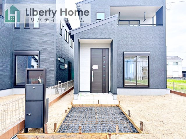 石岡市旭台1期　新築戸建　2号棟のエントランス