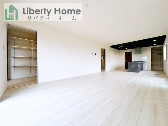 石岡市旭台1期　新築戸建　2号棟の居間・リビング